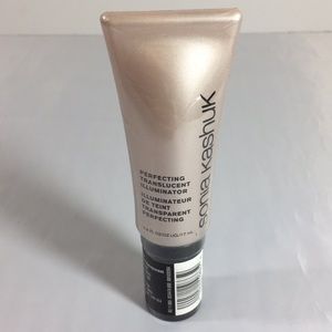 Sonia Kashuk perfecting translucent Illuminator